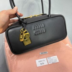 MIU MIU-Sac bowling cuir noir logo embosse