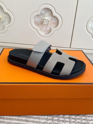 Hermès - Sandales plates - Noir logo H