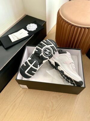 Chanel - Sneakers running - Blanc et gris