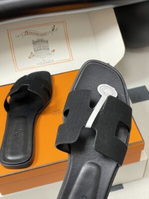 Hermès - Sandales plates - Noir mat