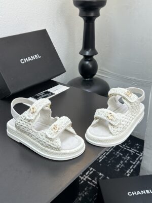 Chanel - Sandales plates - Blanc et or