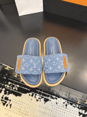 Louis Vuitton - Mules plates - Bleu clair monogramme