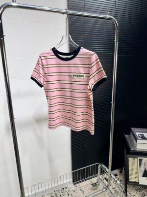 Miu Miu - T-shirt rayé logo brodé - Rose et noir