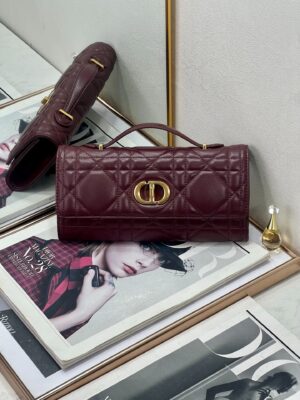 DIOR-Pochette a main cannage bordeaux matelasse