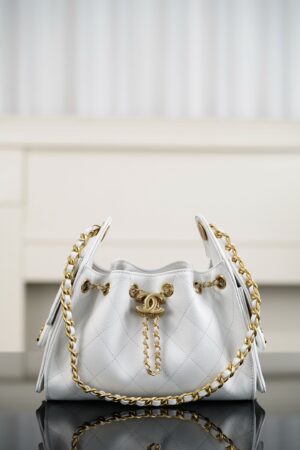 Chanel - Sac hobo - Blanc matelassé