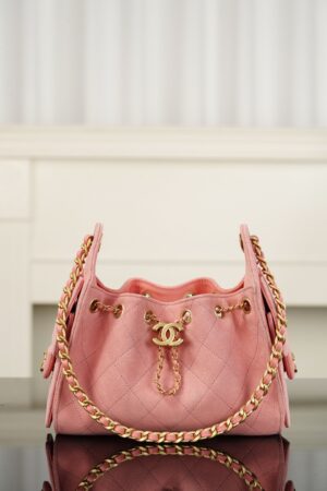 Chanel - Sac hobo - Rose corail matelassé