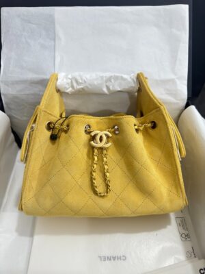 Chanel - Sac hobo - Jaune matelassé