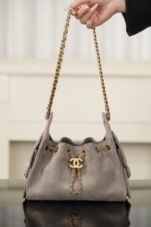 Chanel - Sac hobo - Gris matelassé